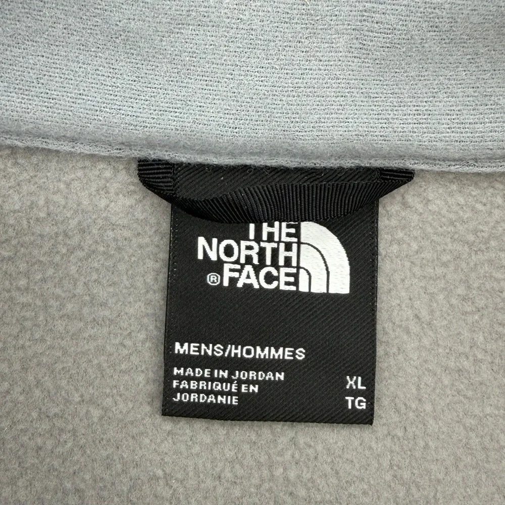 The North Face Mens XL Grey Heather Quarter Zip Fleece Pullover Chest Pocket